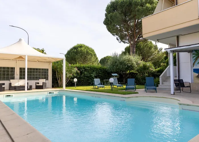Residence Il Boschetto - Villa Con Piscina